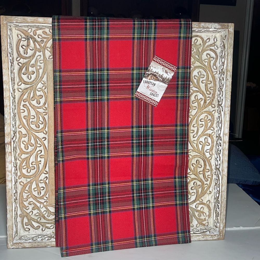 Charles Gallen Irish Linen NewTable Runner